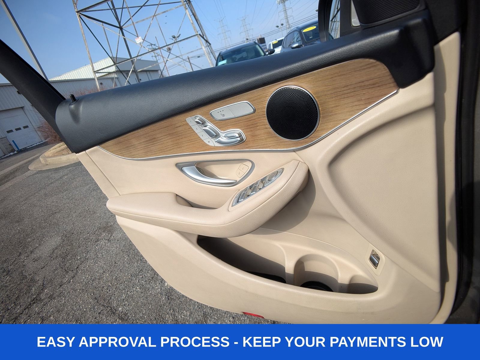 Used 2019 Mercedes-Benz GLC 300 4MATIC w/ Premium Package image 29