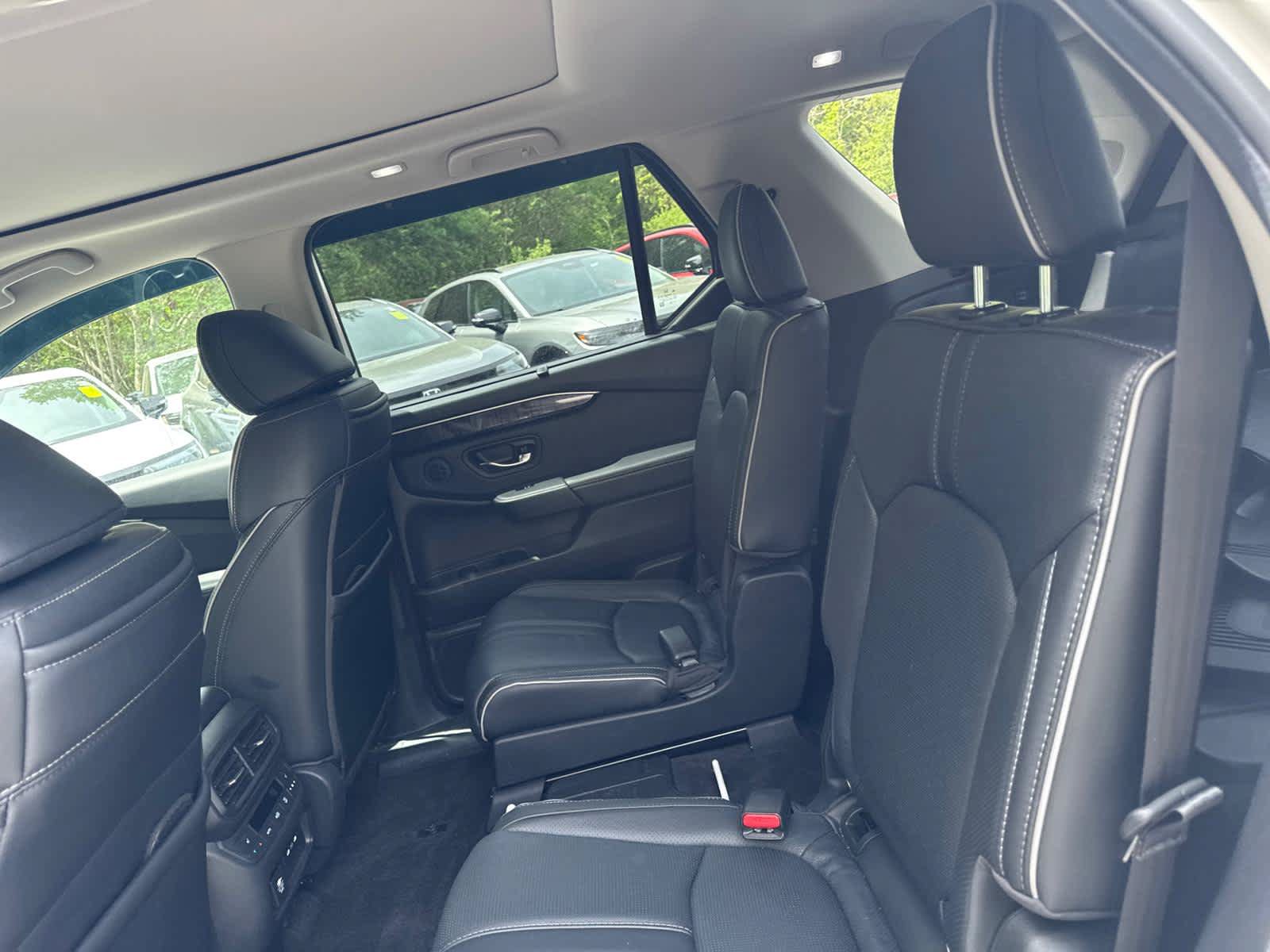 Used 2025 Honda Pilot Elite image 29