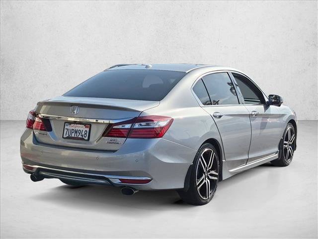 Used 2017 Honda Accord Touring image 5