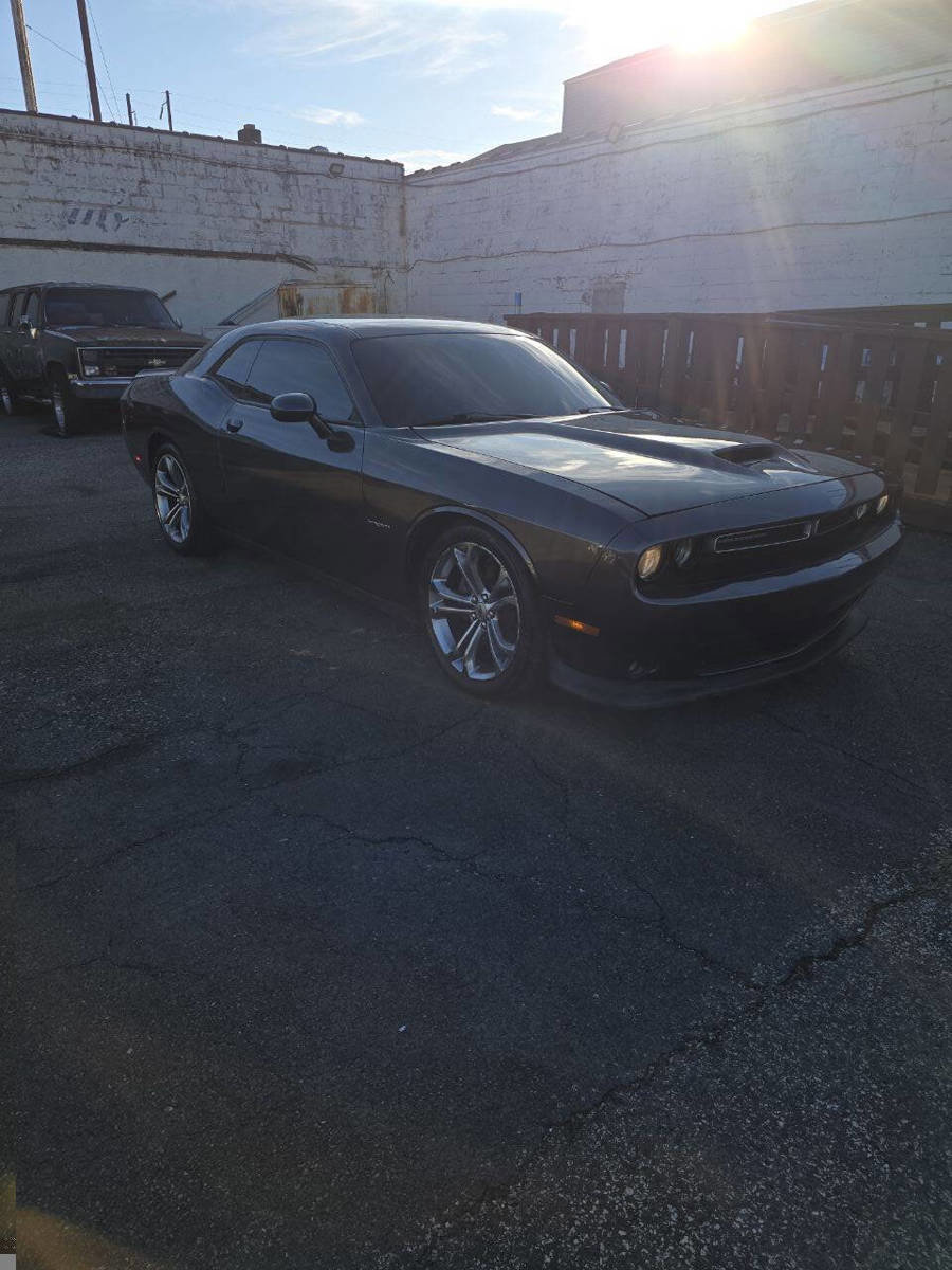 Used 2021 Dodge Challenger R/T RWD image 4