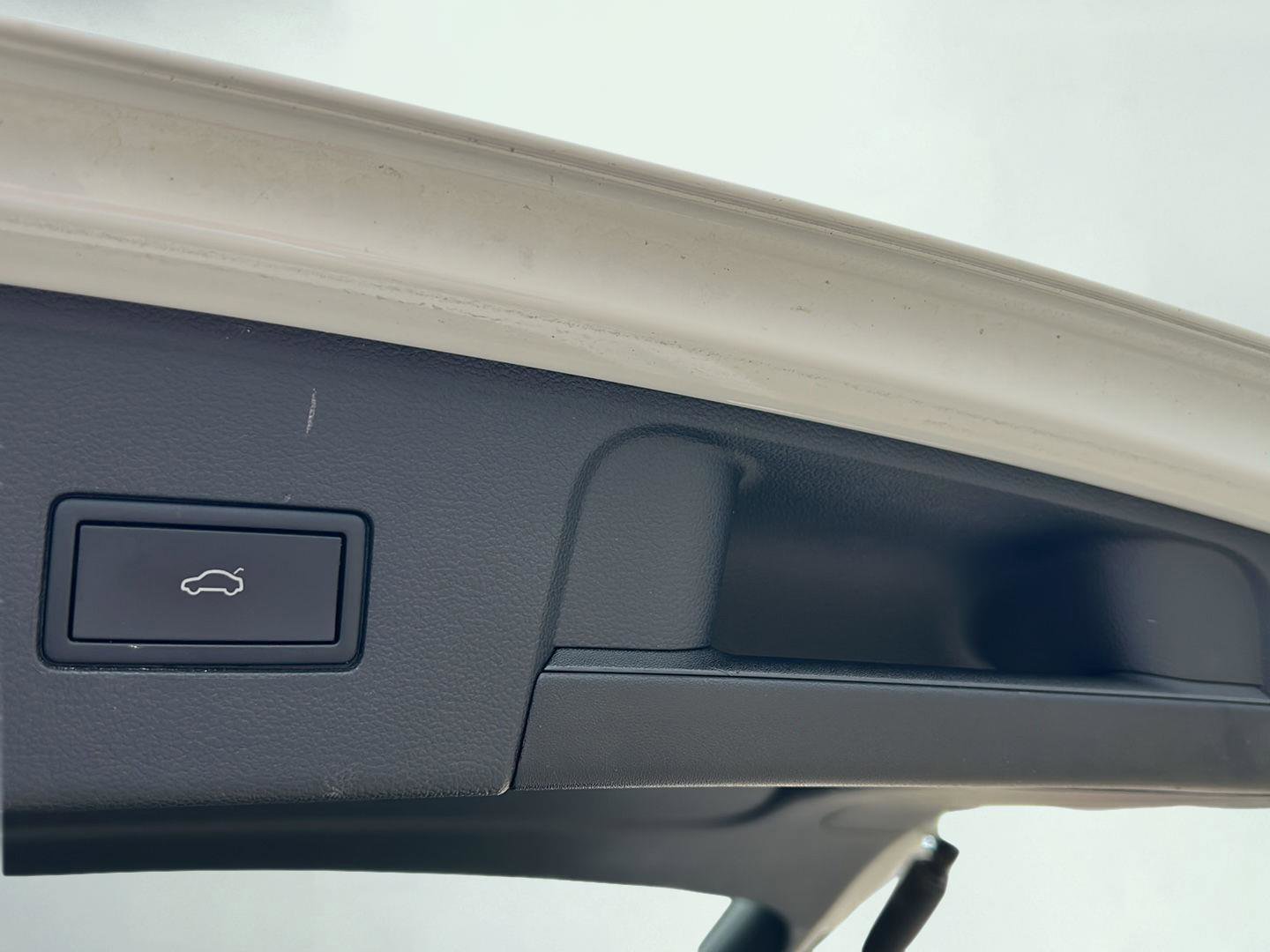 Used 2024 Volkswagen Atlas SE image 13