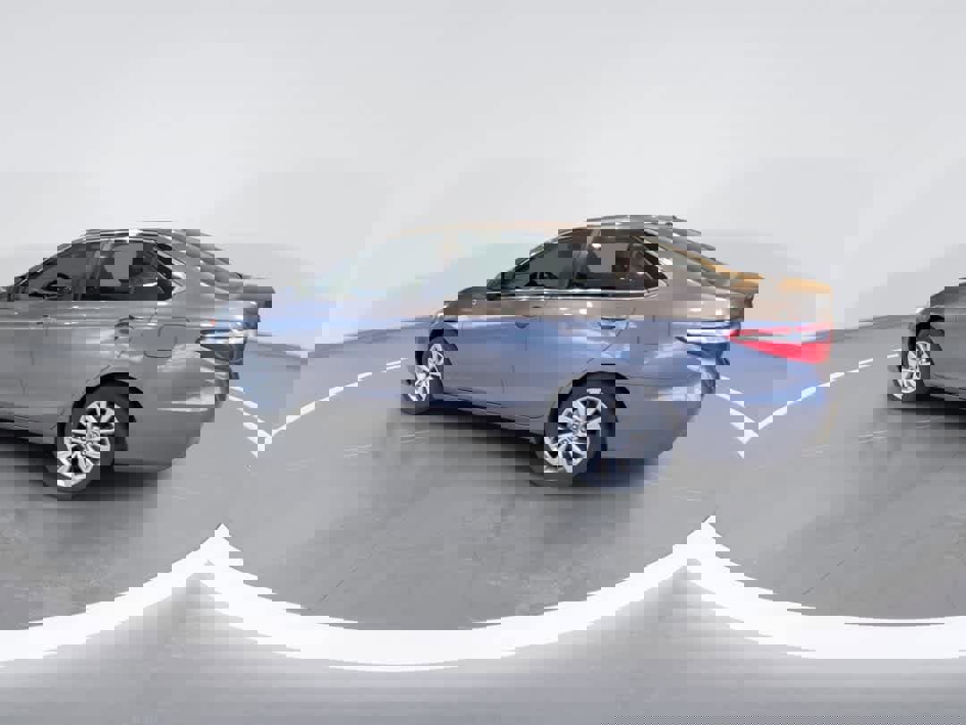 Used 2017 Toyota Camry XLE w/ Moonroof Package image 6