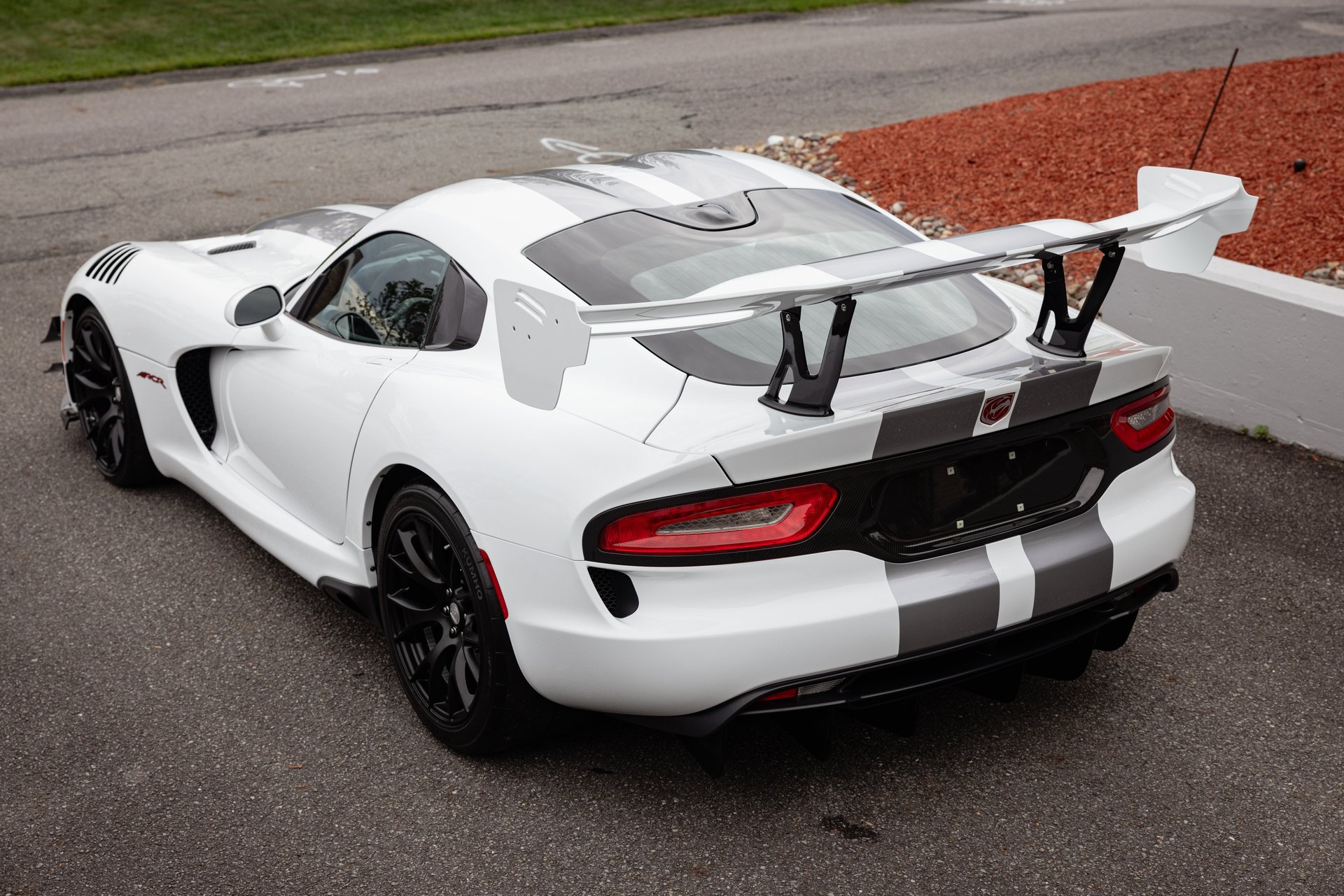 Used 2017 Dodge Viper ACR w/ Extreme Aero Package RWD image 17
