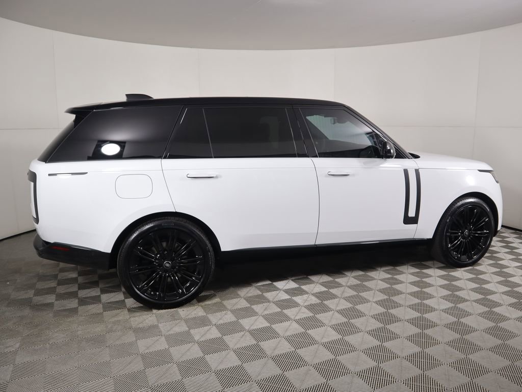 New 2025 Land Rover Range Rover Long Wheelbase SE image 4