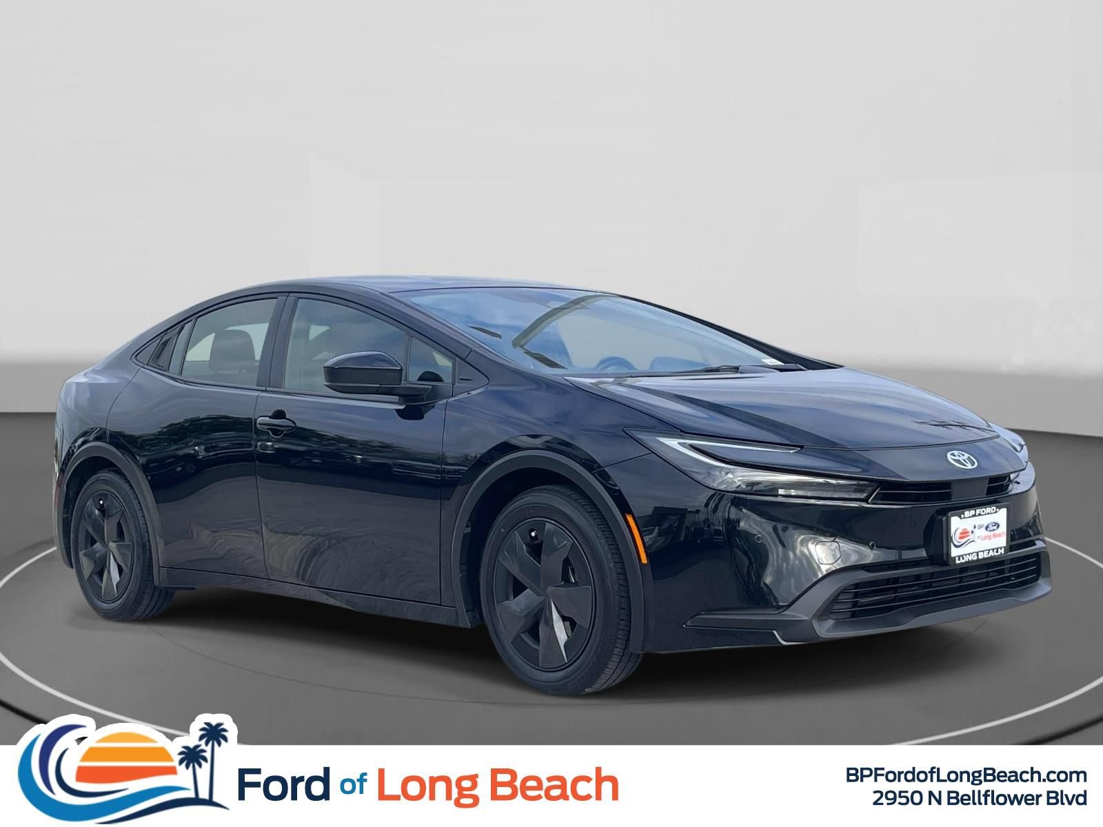 Used 2025 Toyota Prius LE FWD image 1