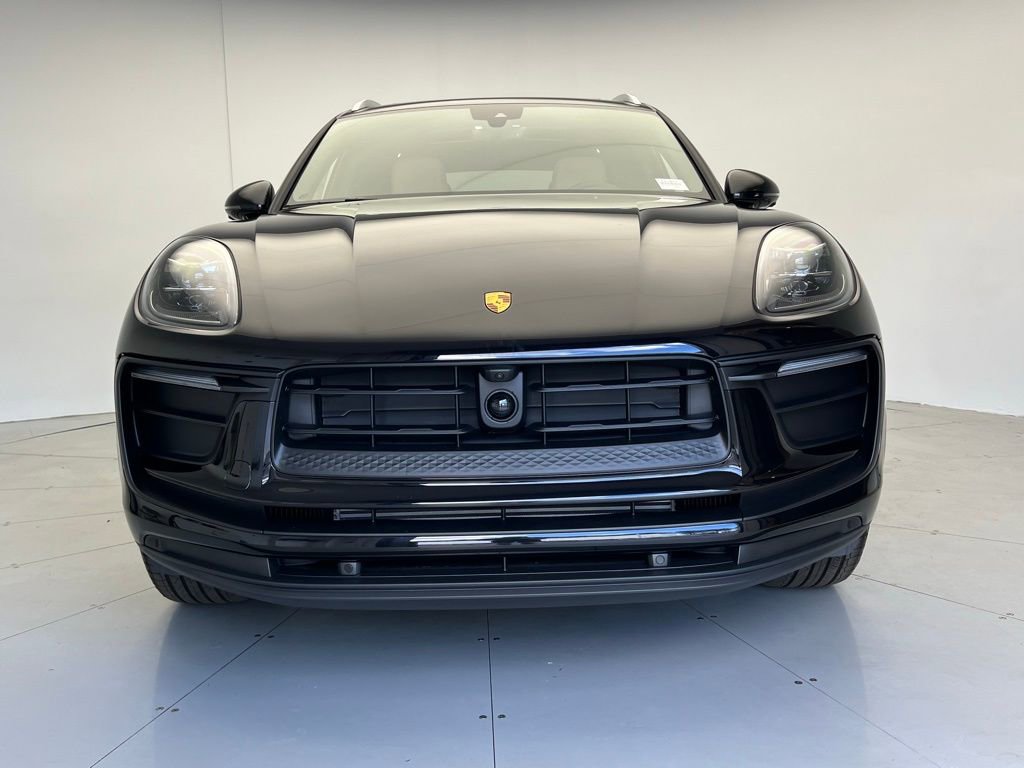 Used 2026 Porsche Macan AWD/4WD image 25
