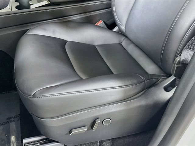 Used 2024 Tesla Model Y 2WD image 21