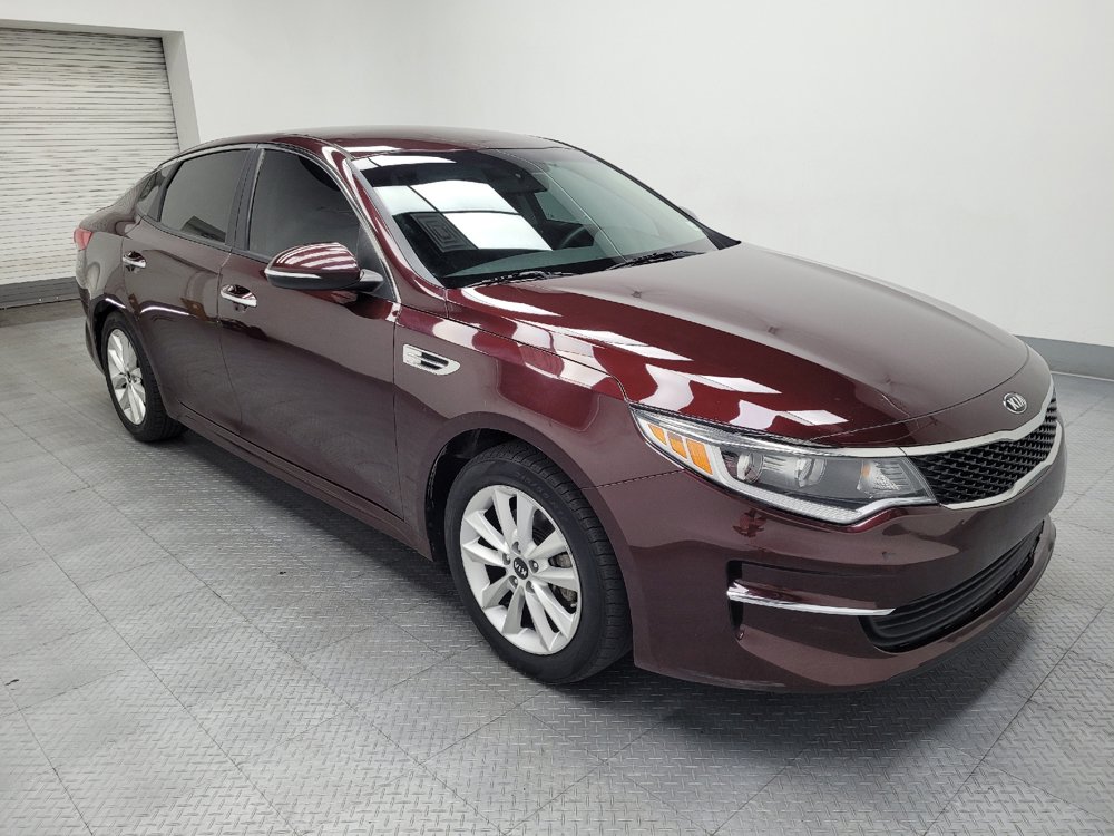 Used 2018 Kia Optima LX w/ 17" Alloy Wheels Package FWD image 11