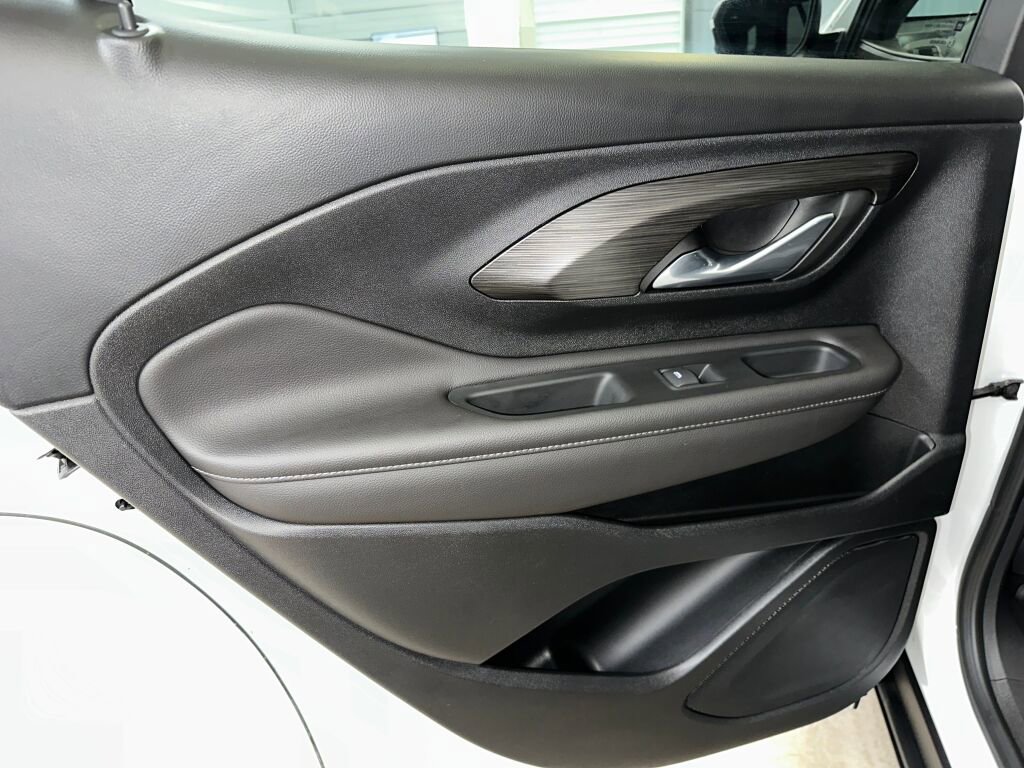 Certified 2023 GMC Terrain SLT w/ LPO, Floor Liner Package image 19