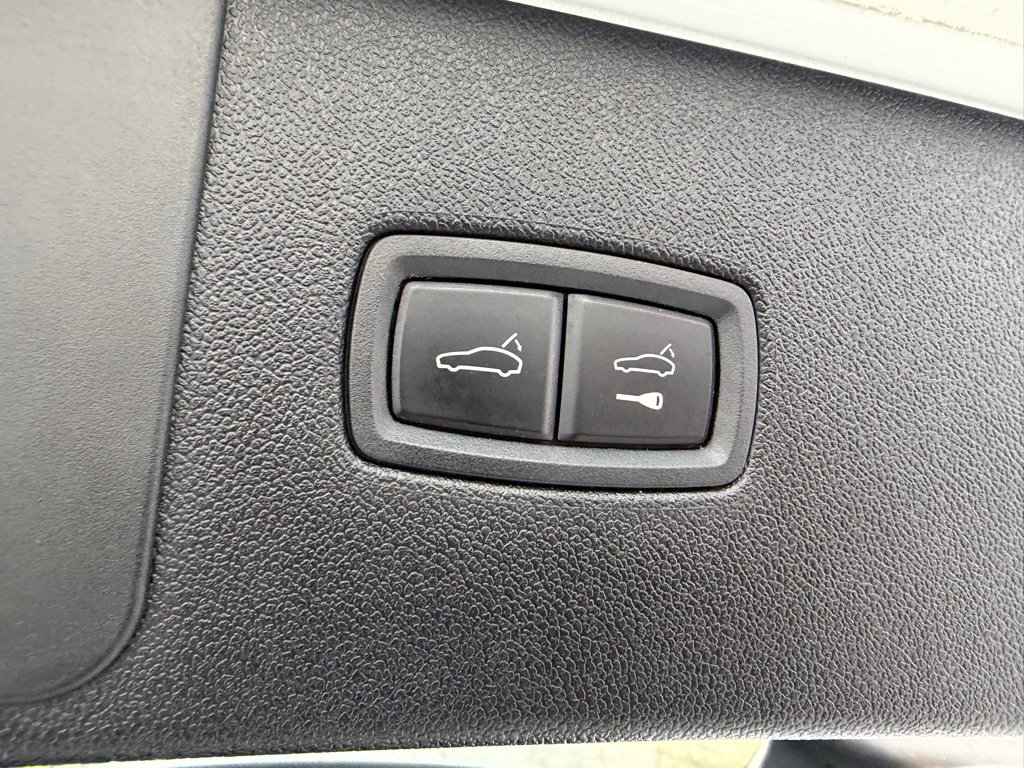 Used 2019 Porsche Cayenne AWD/4WD image 32