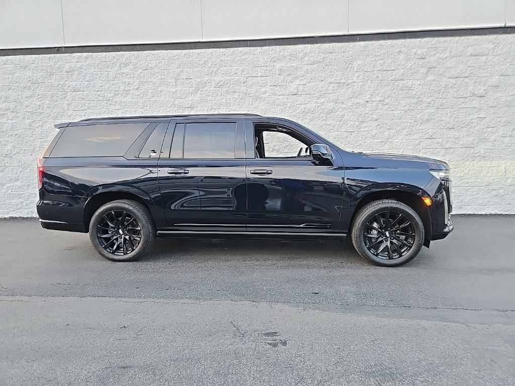 Certified 2022 Cadillac Escalade ESV Sport Platinum w/ LPO, ONYX Package AWD/4WD image 17