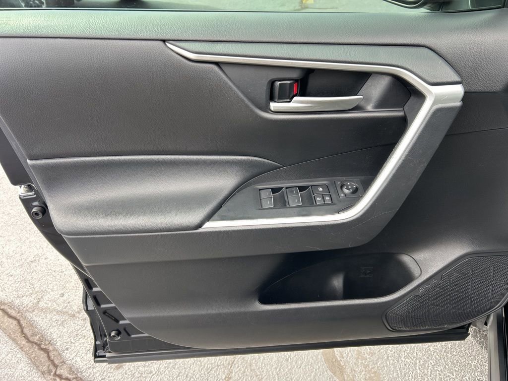 Used 2024 Toyota RAV4 AWD Hybrid image 3