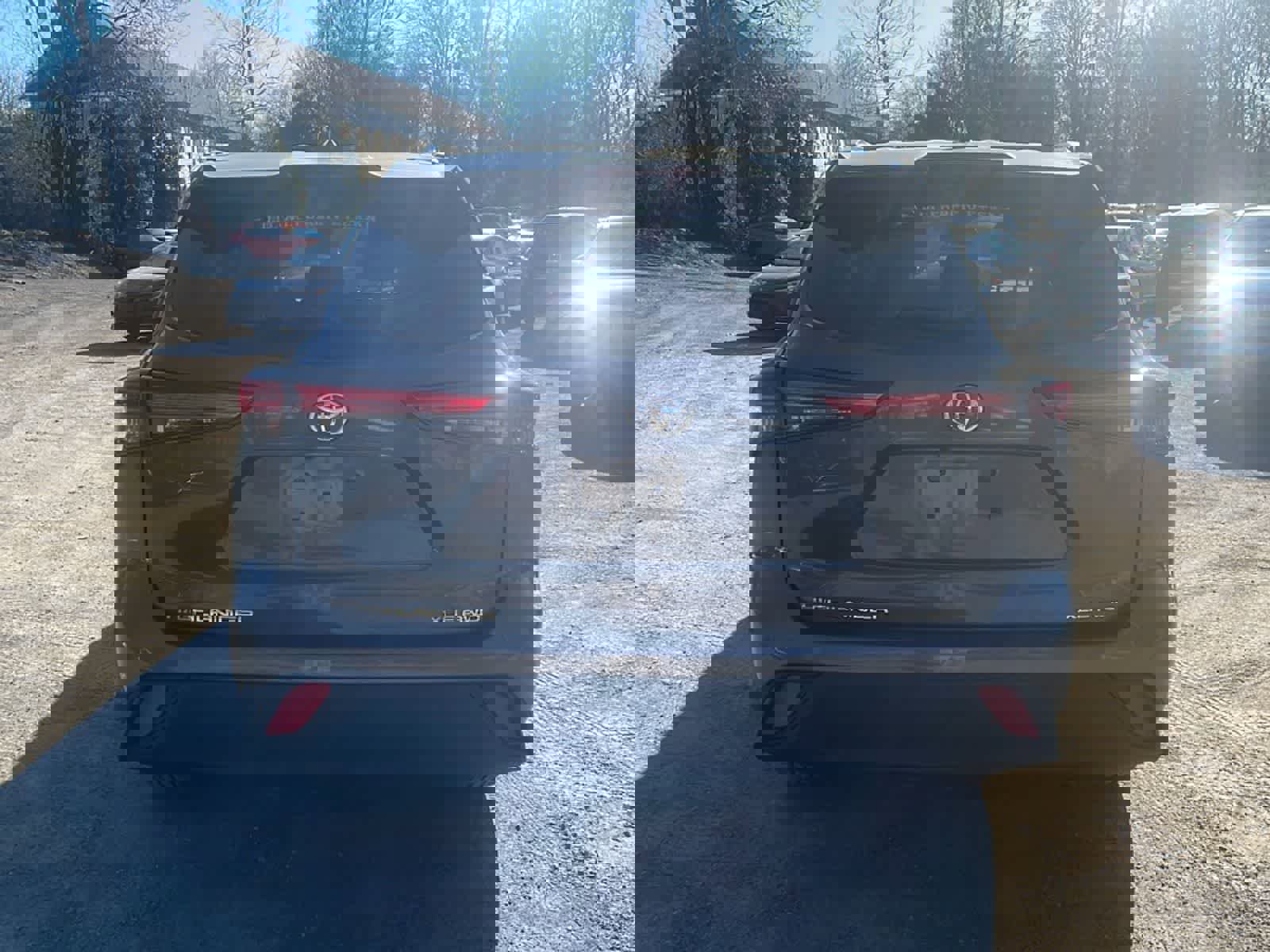 Used 2021 Toyota Highlander XLE image 7