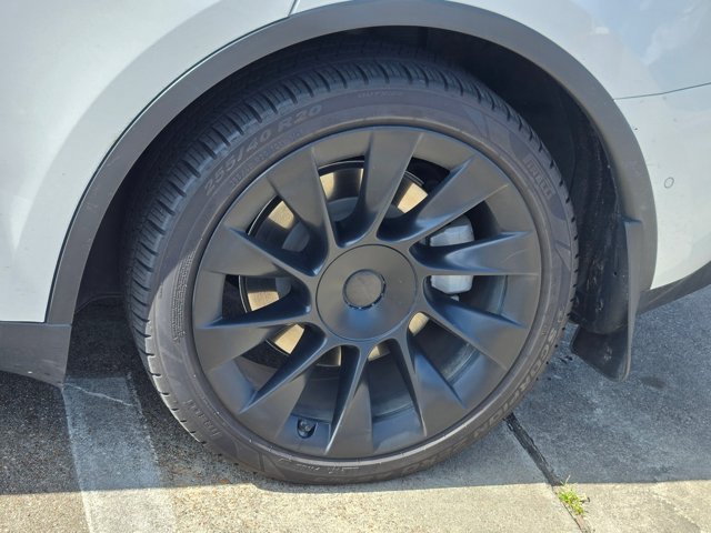 Used 2022 Tesla Model Y Long Range AWD/4WD image 11