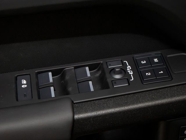 Used 2025 Land Rover Defender 130 X image 14
