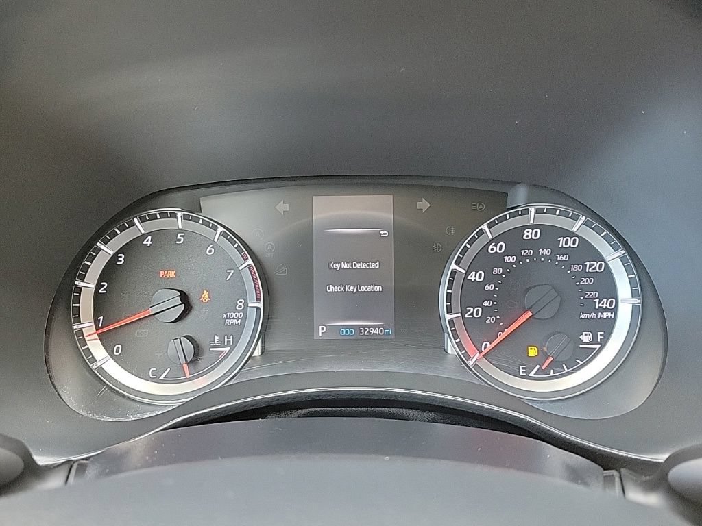 Used 2022 Toyota Highlander LE AWD/4WD image 23