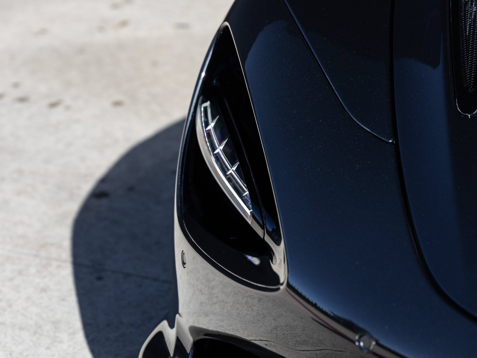 Used 2024 McLaren 750S Spider RWD image 19