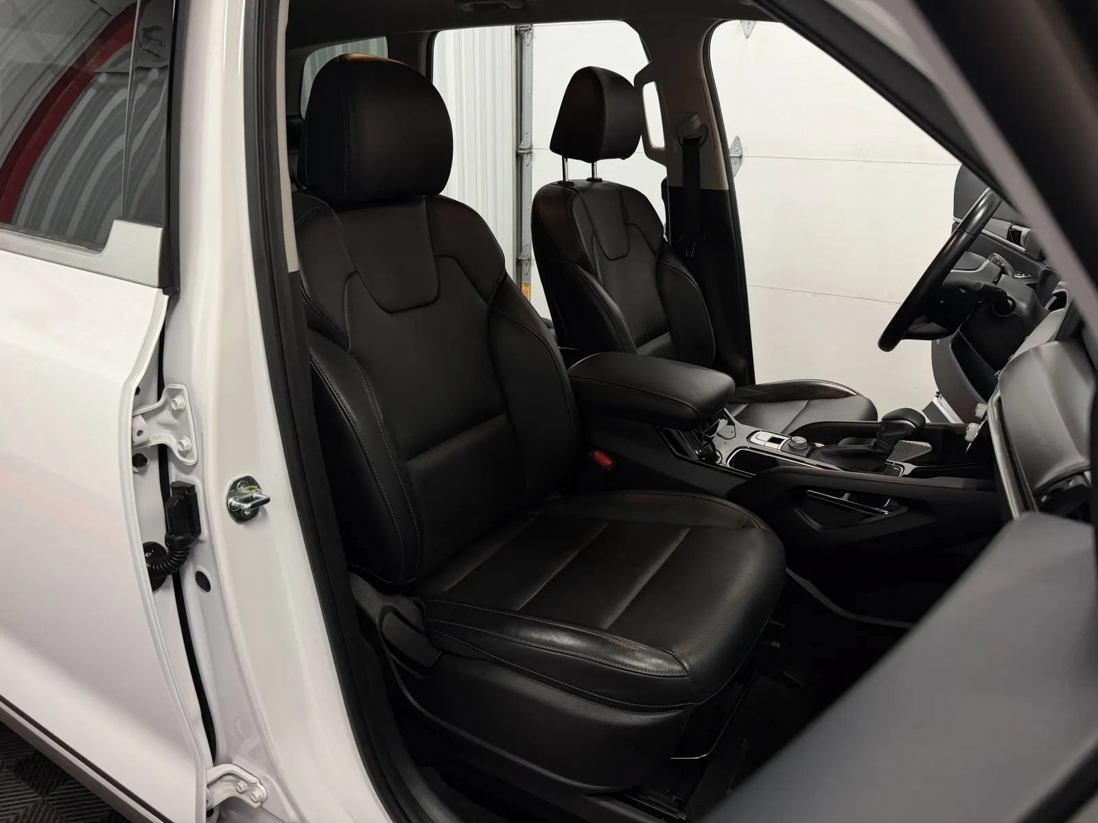 Used 2024 Kia Telluride LX FWD image 41