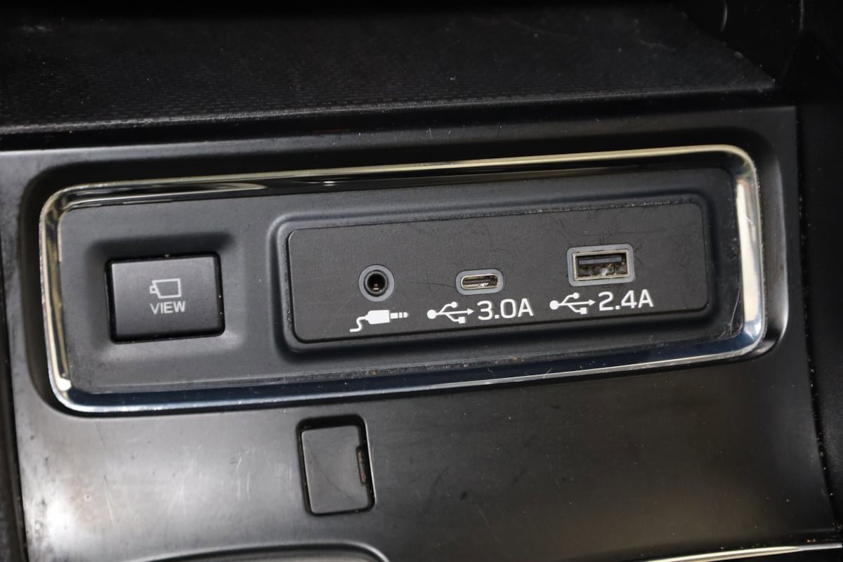 Used 2023 Subaru Ascent Limited w/ Technology Package AWD/4WD image 28