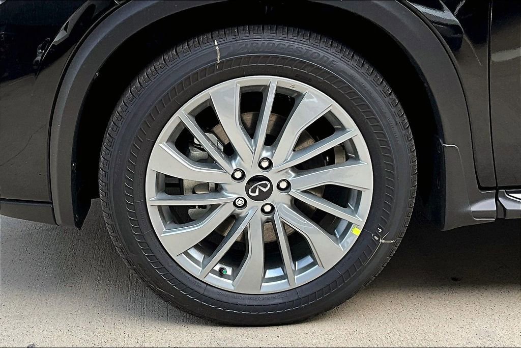 New 2025 INFINITI QX50 Luxe image 26