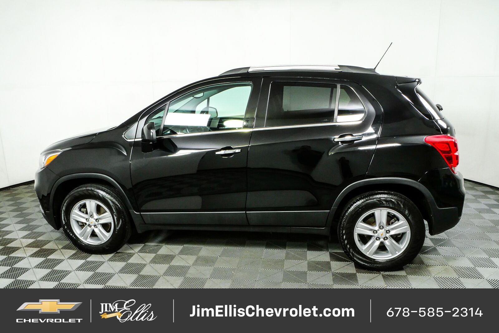 Certified 2020 Chevrolet Trax LT w/ LT Convenience Package AWD/4WD image 27