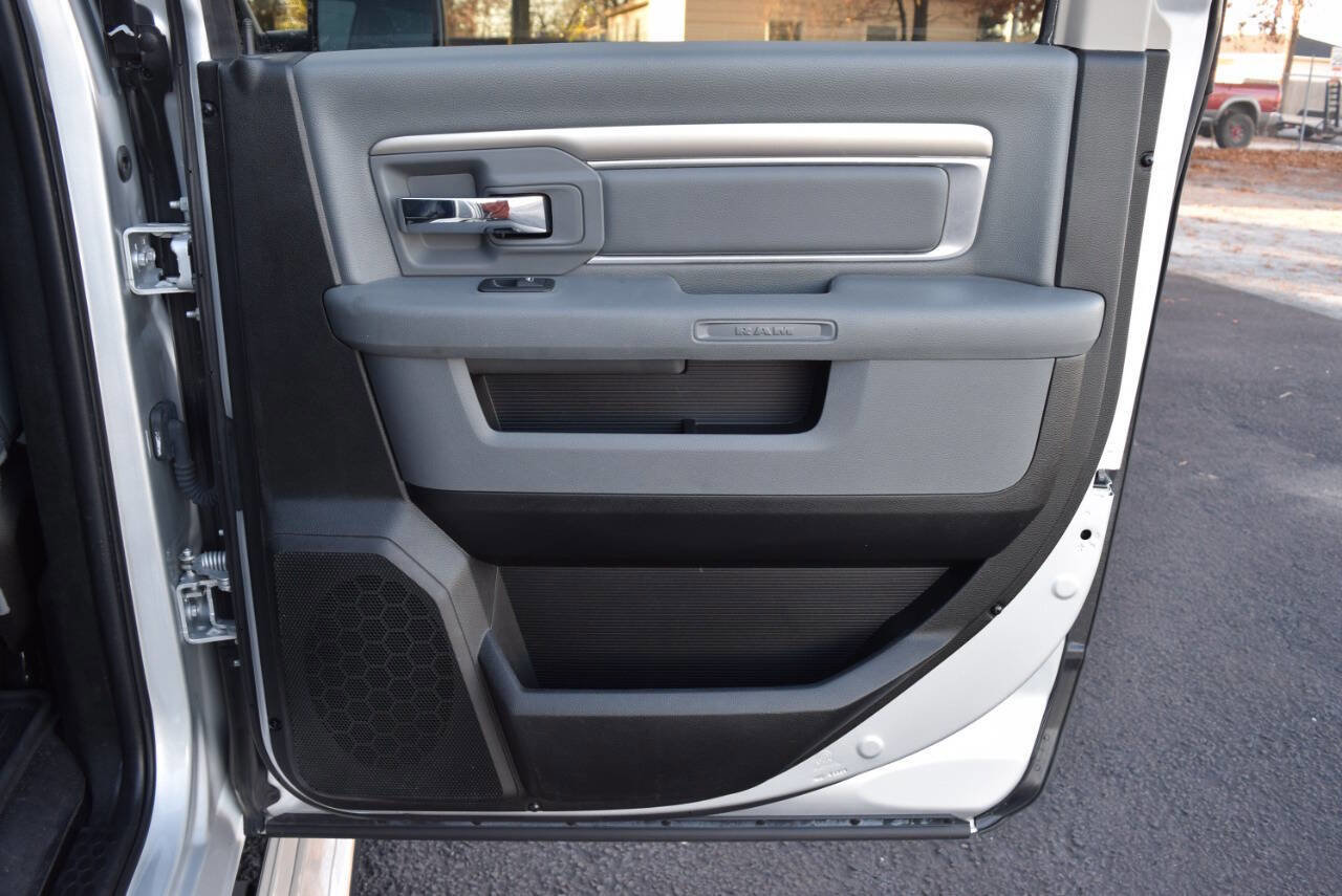 Used 2019 RAM 1500 Classic SLT w/ Luxury Group image 55