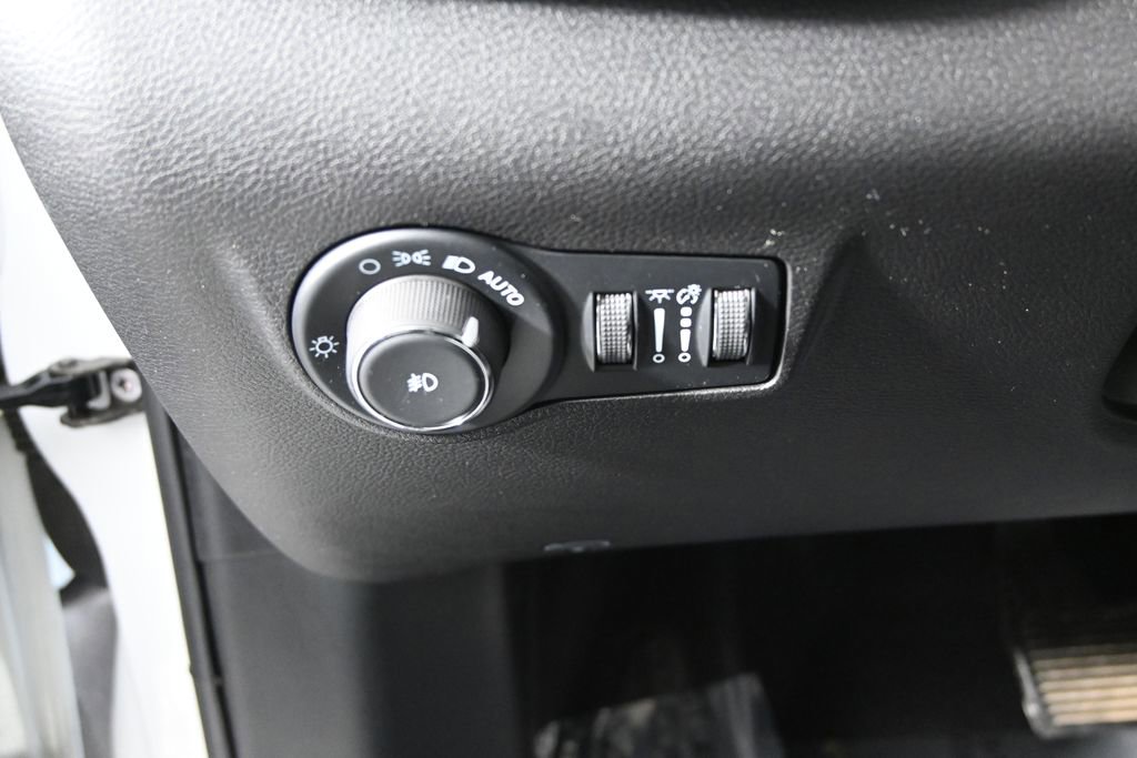 Used 2025 Jeep Compass Limited AWD/4WD image 23