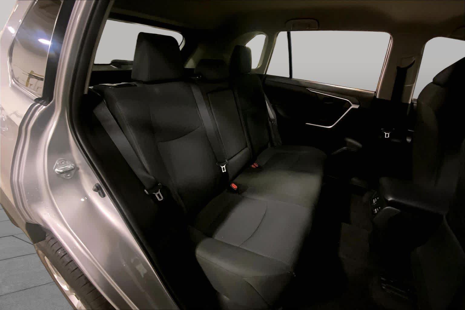 Used 2023 Toyota RAV4 LE AWD/4WD image 20