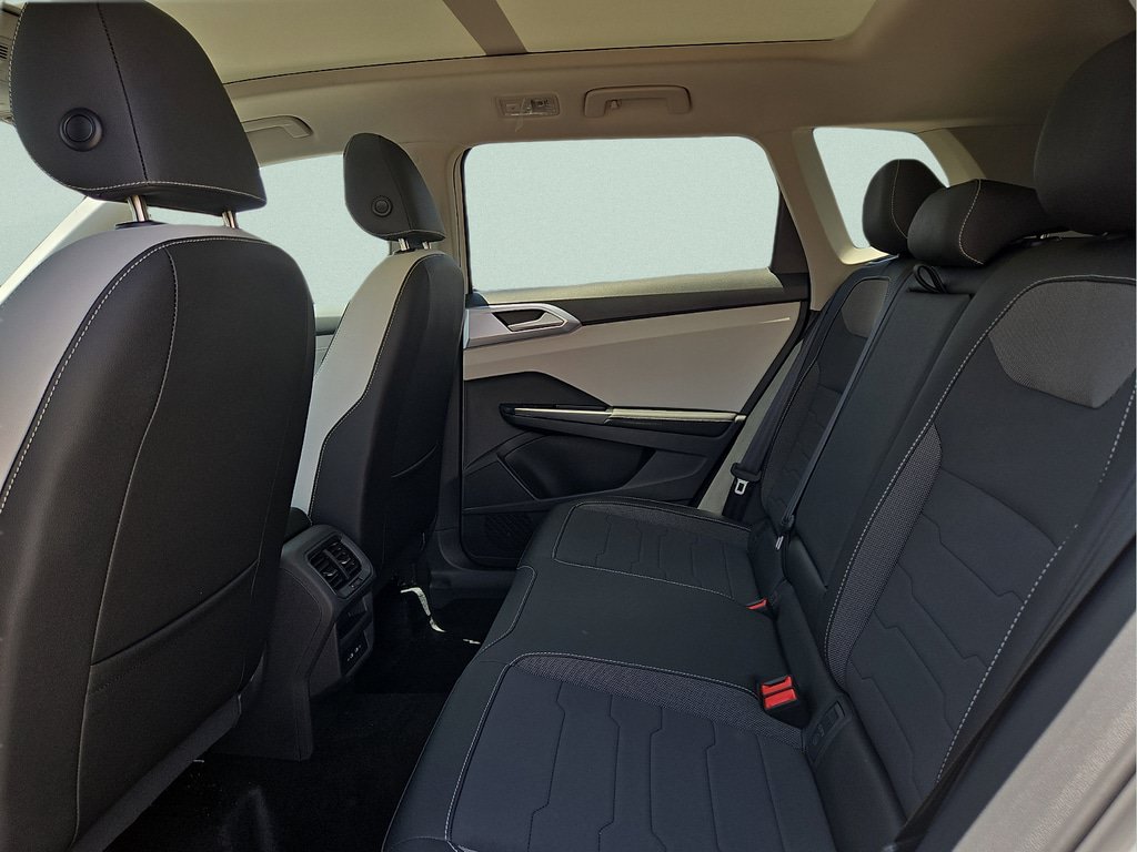 New 2026 Volkswagen Taos SE FWD image 11