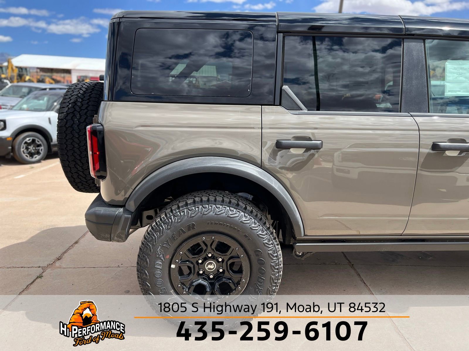 New 2026 Ford Bronco Badlands w/ Sasquatch Package AWD/4WD image 8