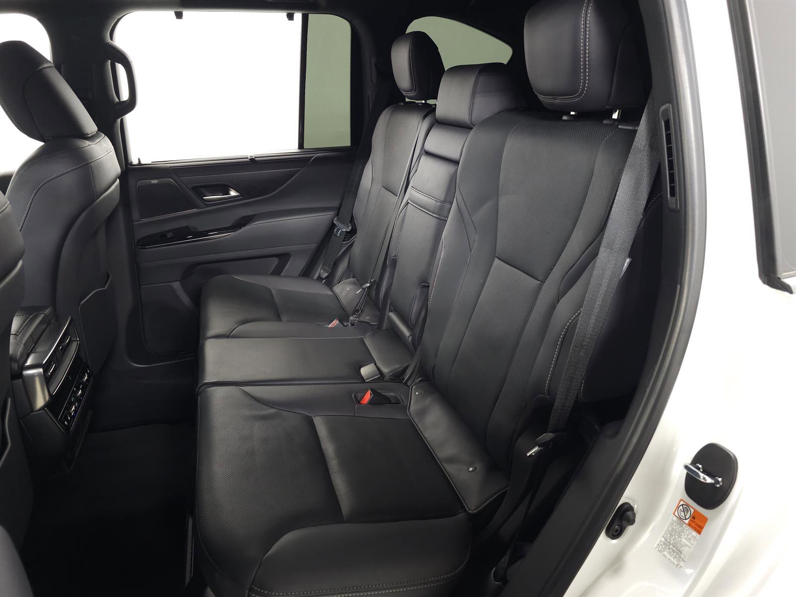 Used 2024 Lexus LX 600 4WD w/ Appearance Package image 36