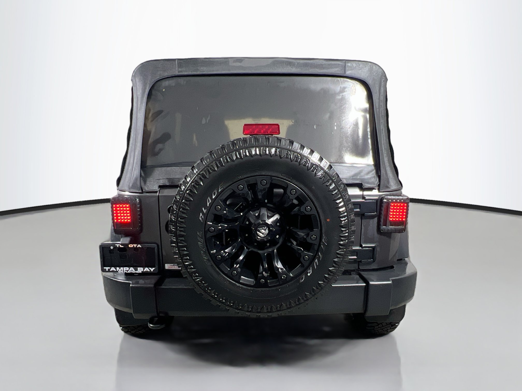 Used 2018 Jeep Wrangler Unlimited Sport w/ Connectivity Group AWD/4WD image 6