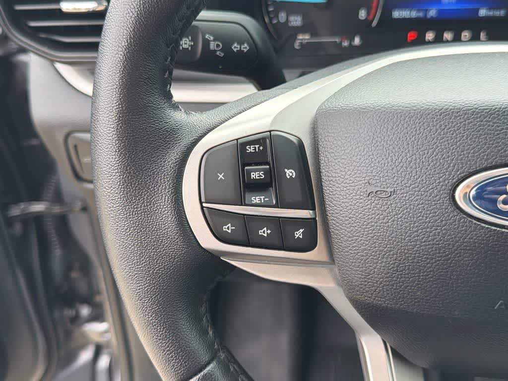 Used 2024 Ford Explorer XLT AWD/4WD image 24