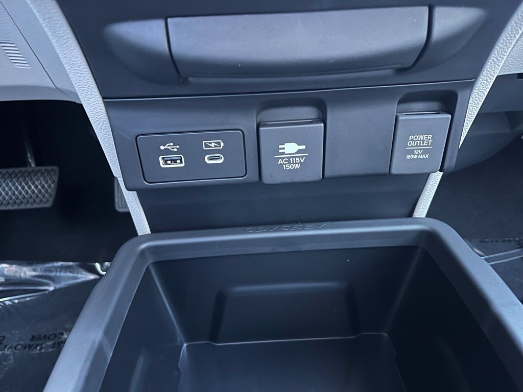 Used 2026 Honda Odyssey Elite image 33