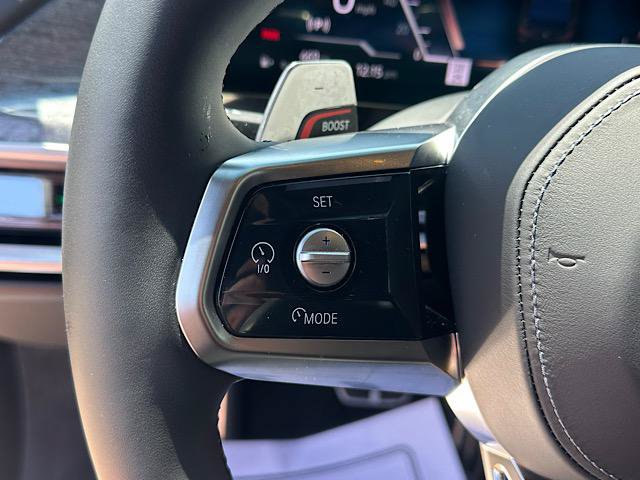 Used 2023 BMW 760i xDrive AWD/4WD image 23