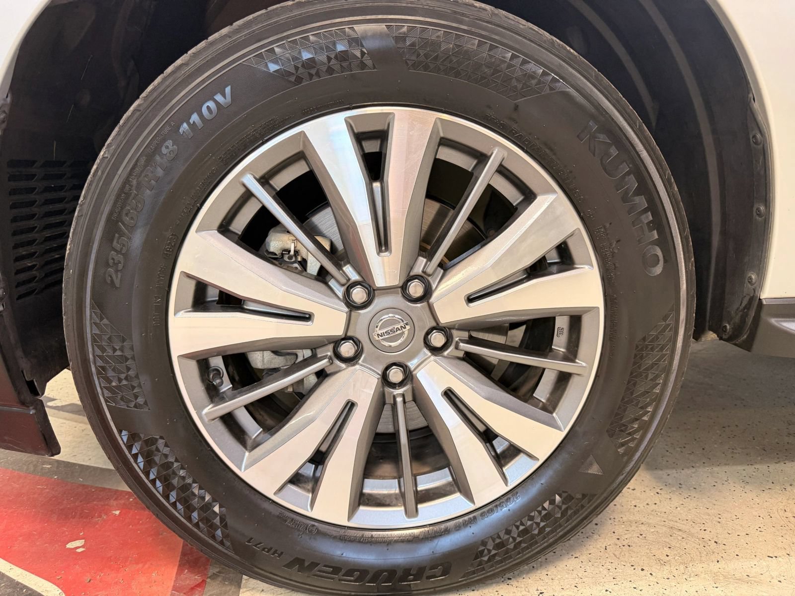 Used 2020 Nissan Pathfinder S AWD/4WD image 42