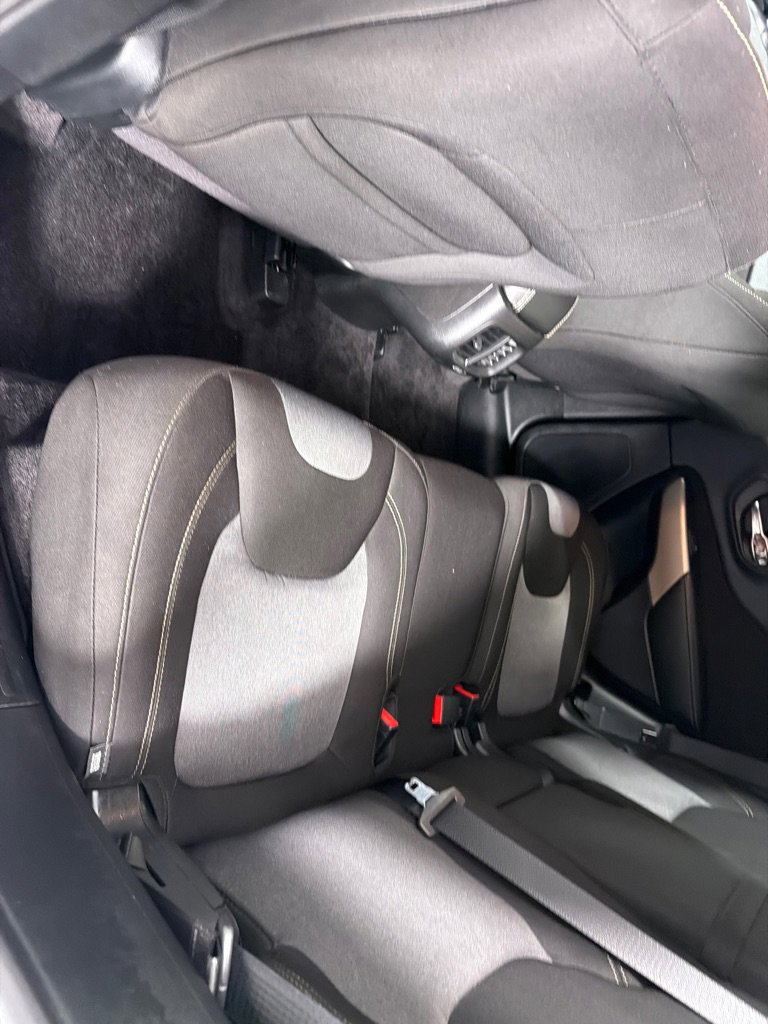 Used 2018 Jeep Cherokee Latitude w/ Cold Weather Group image 19