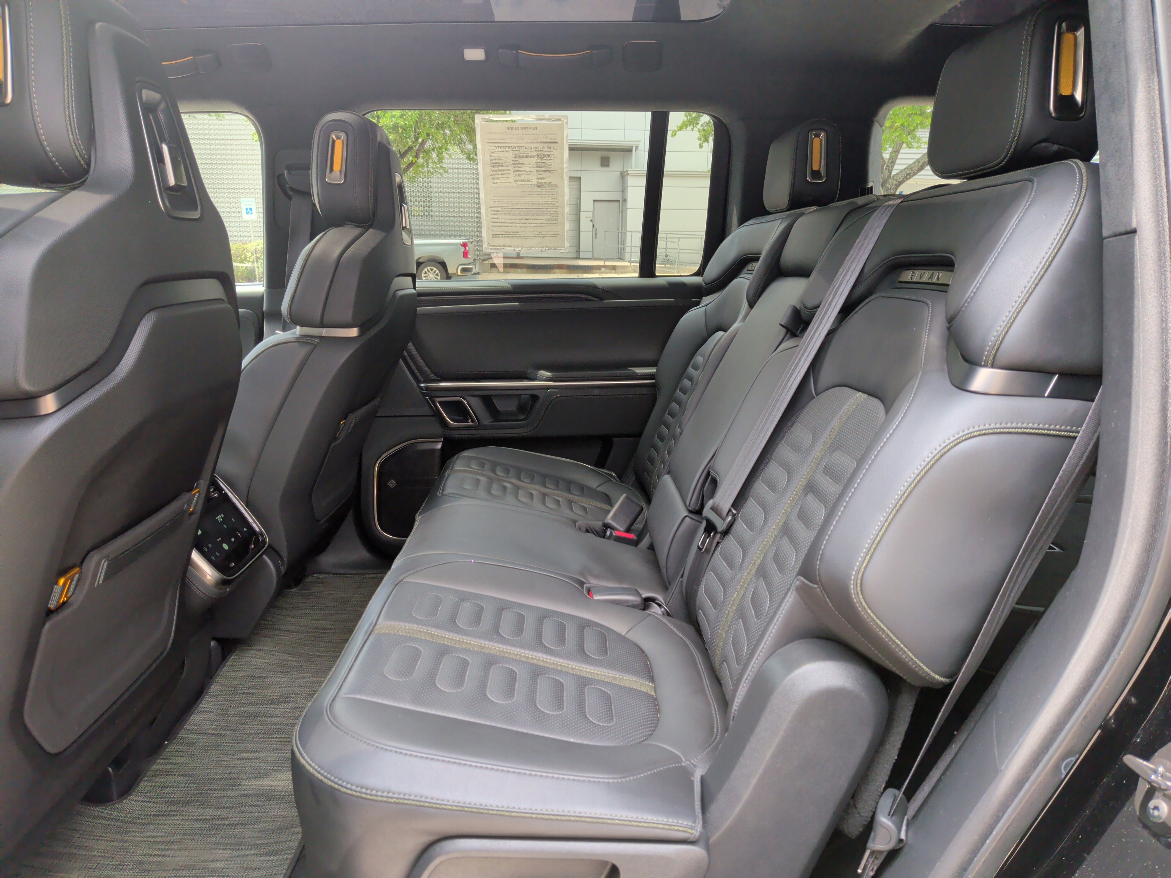 Used 2023 Rivian R1S Adventure AWD/4WD image 32