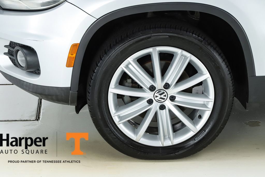 Used 2015 Volkswagen Tiguan SEL FWD image 40