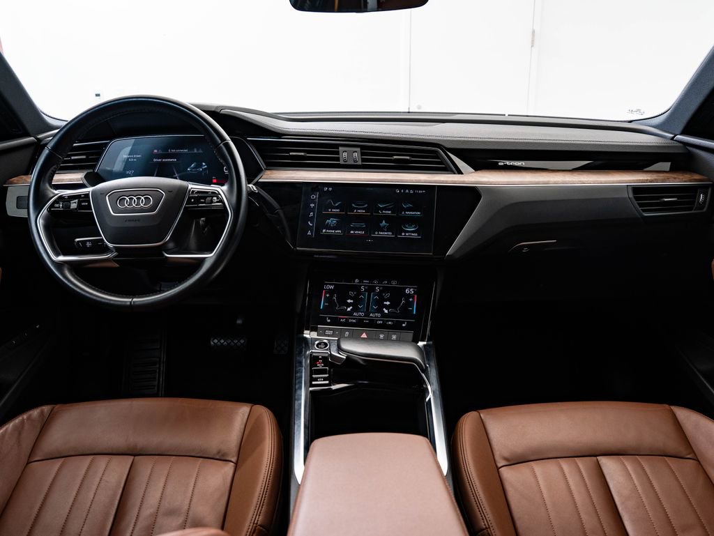 Used 2021 Audi e-tron Premium w/ Convenience Plus Package AWD/4WD image 33
