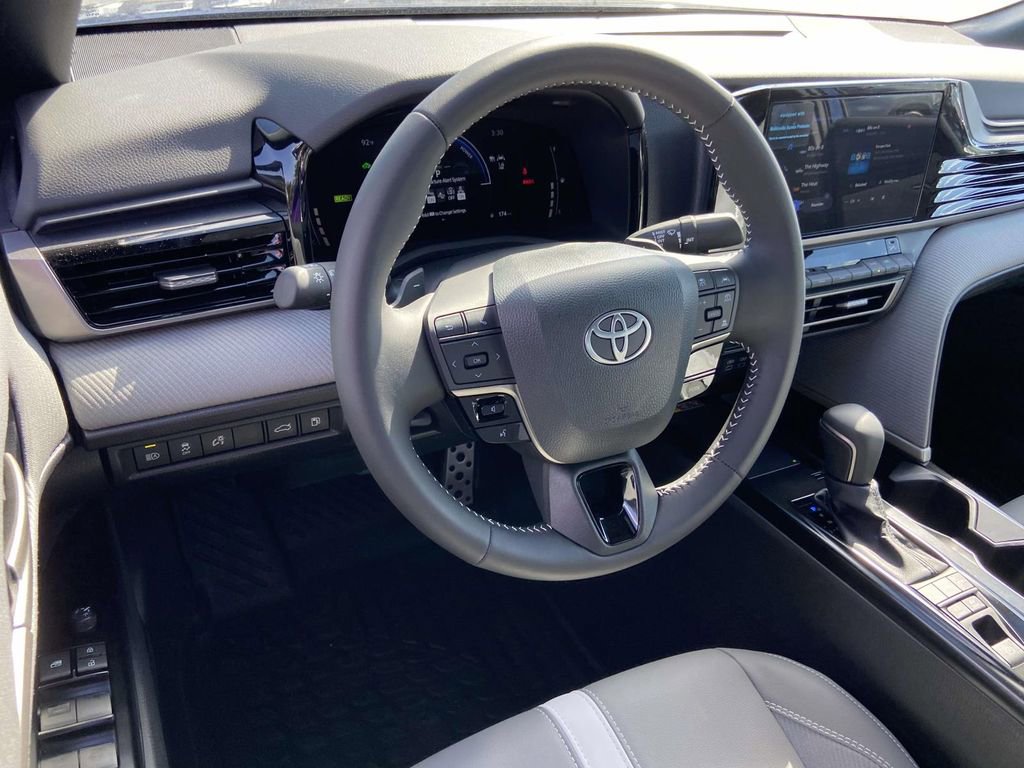 New 2026 Toyota Camry Hybrid FWD image 13