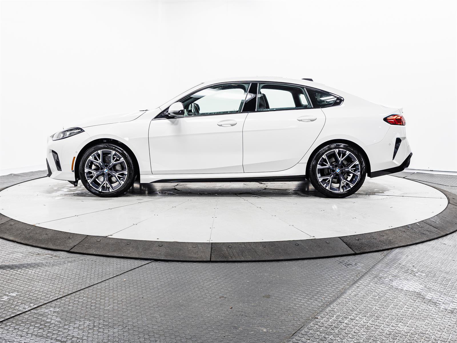 Used 2025 BMW 228i xDrive AWD/4WD image 8