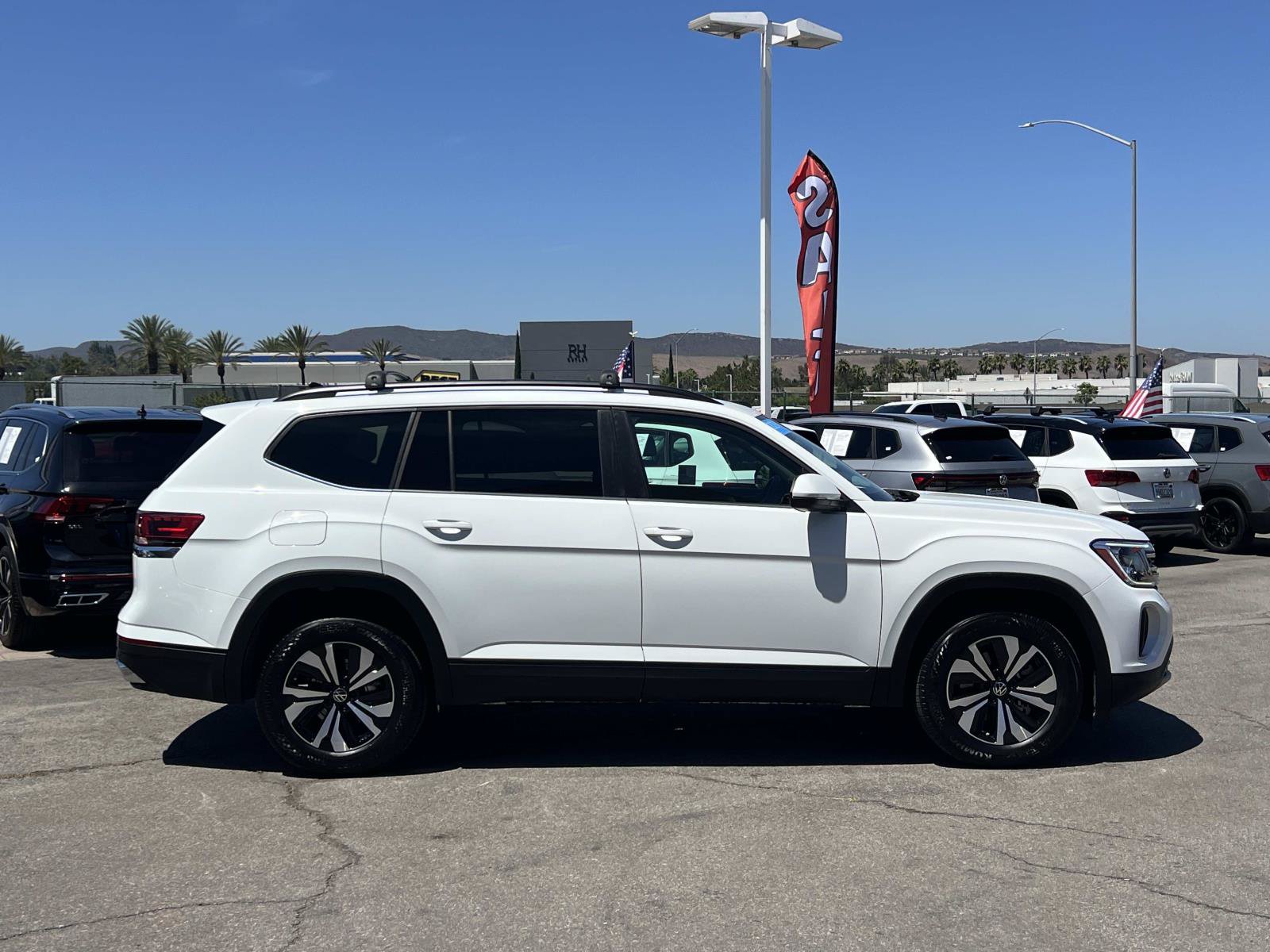 Certified 2025 Volkswagen Atlas SE FWD image 27