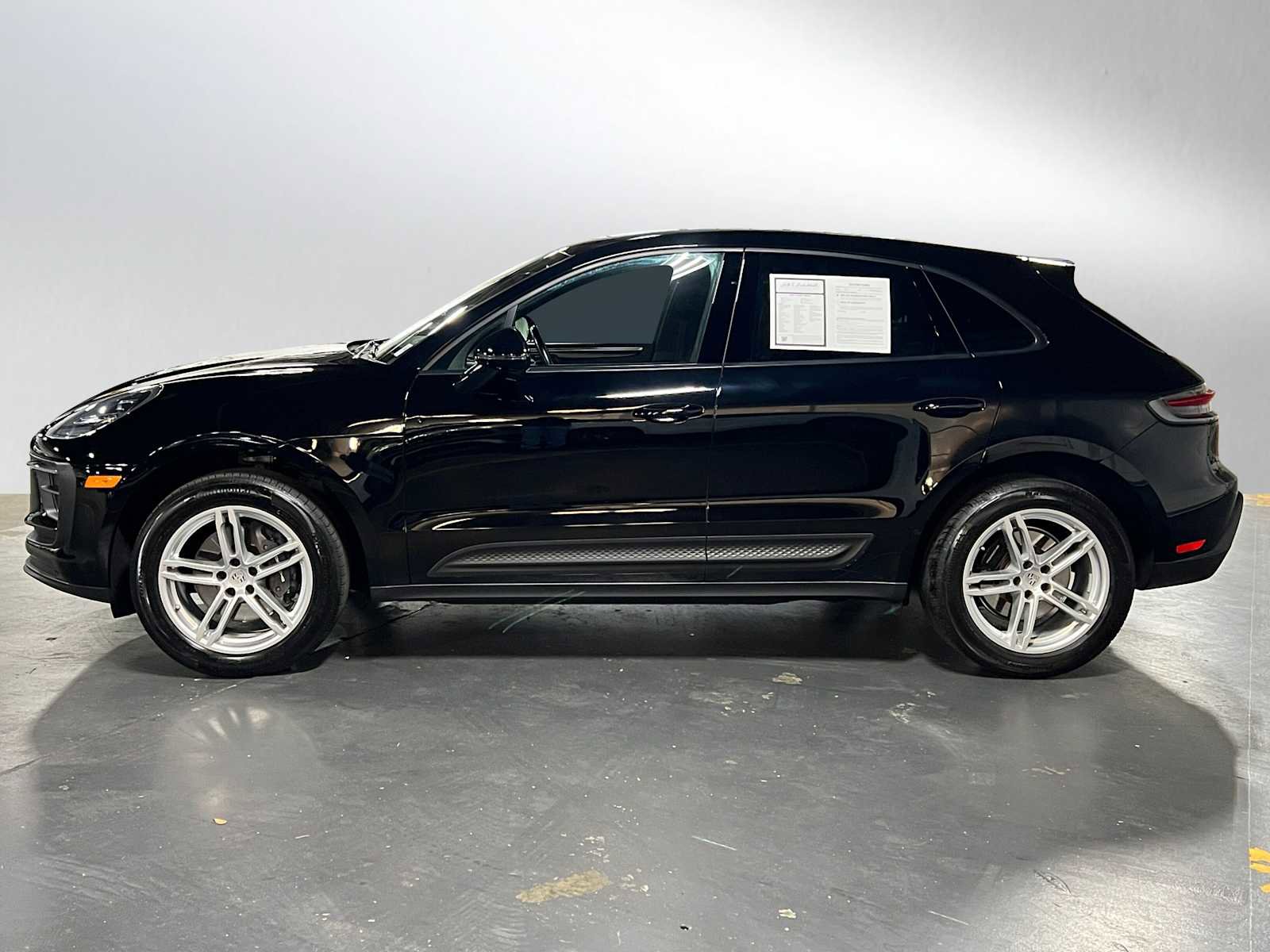 Used 2024 Porsche Macan image 6