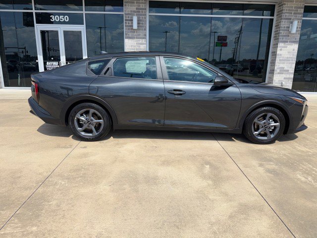 Used 2025 Kia K4 FWD image 1