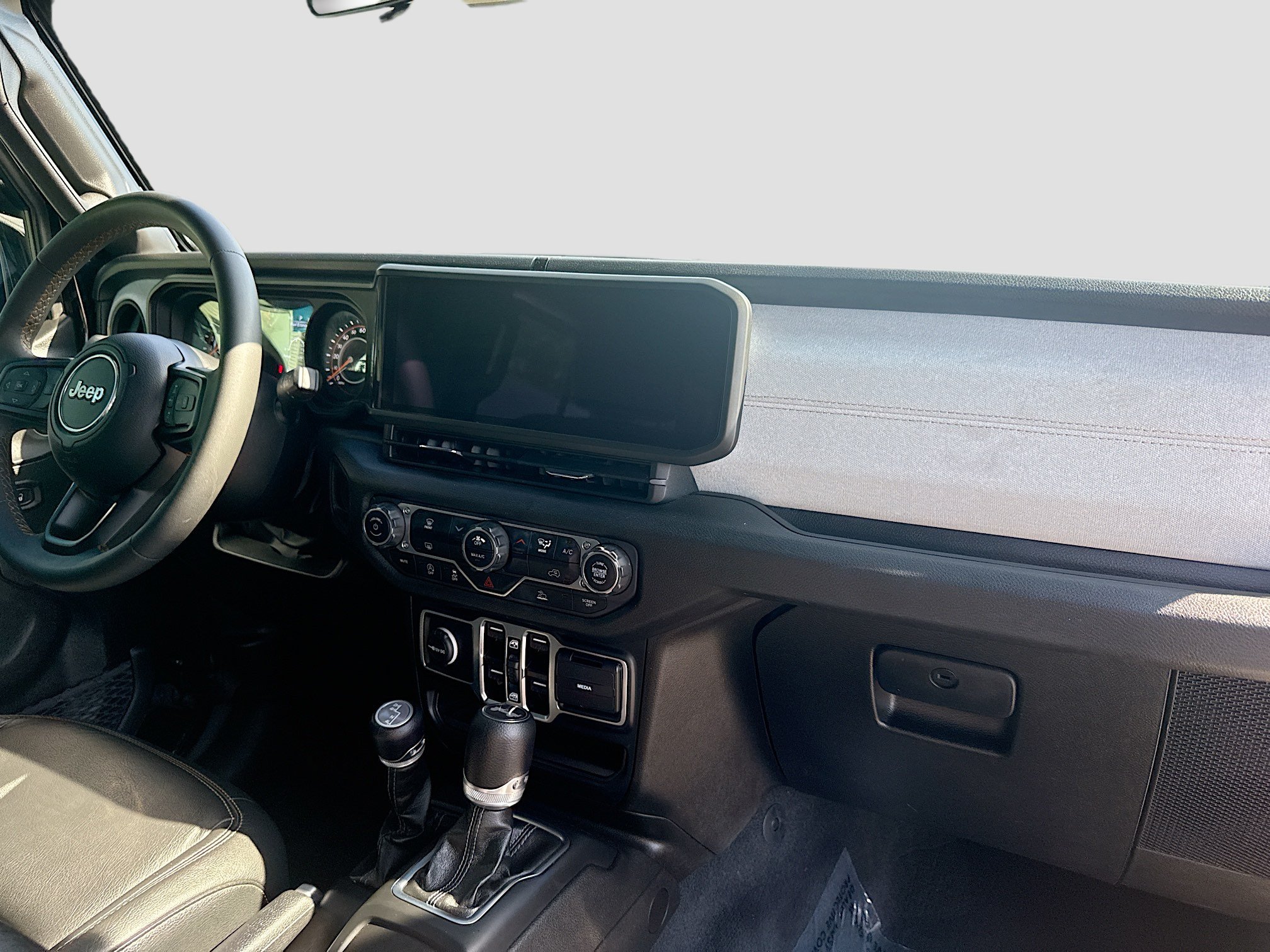 Used 2024 Jeep Wrangler Unlimited Sport AWD/4WD image 32