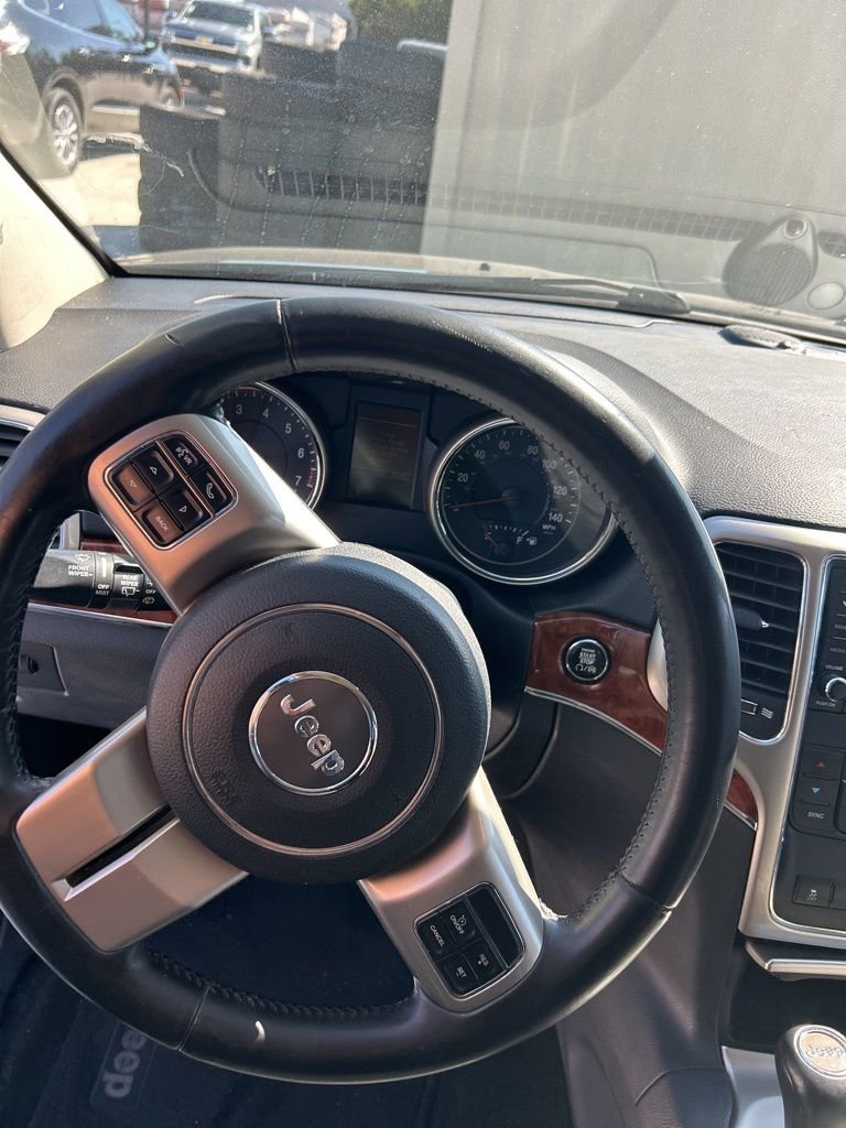 Used 2011 Jeep Grand Cherokee Limited RWD image 7