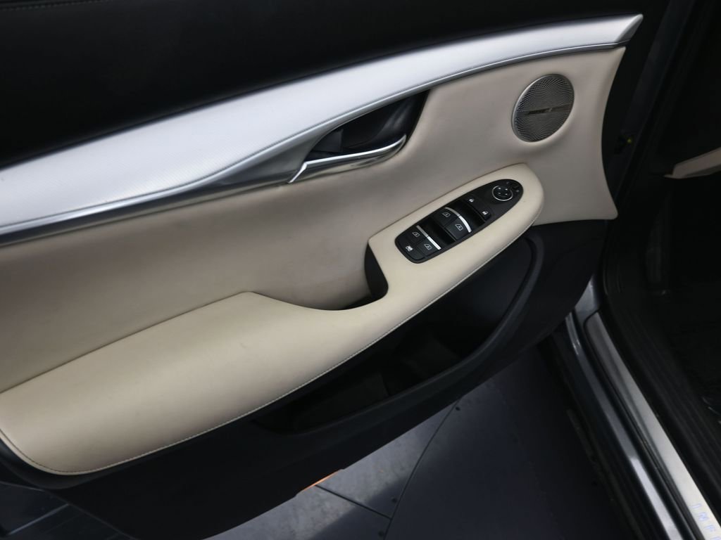 Used 2019 INFINITI QX50 Essential w/ Premium Audio Package image 10