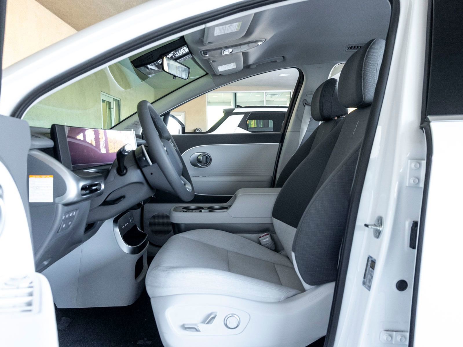 New 2026 Hyundai Ioniq 9 SE AWD/4WD image 15