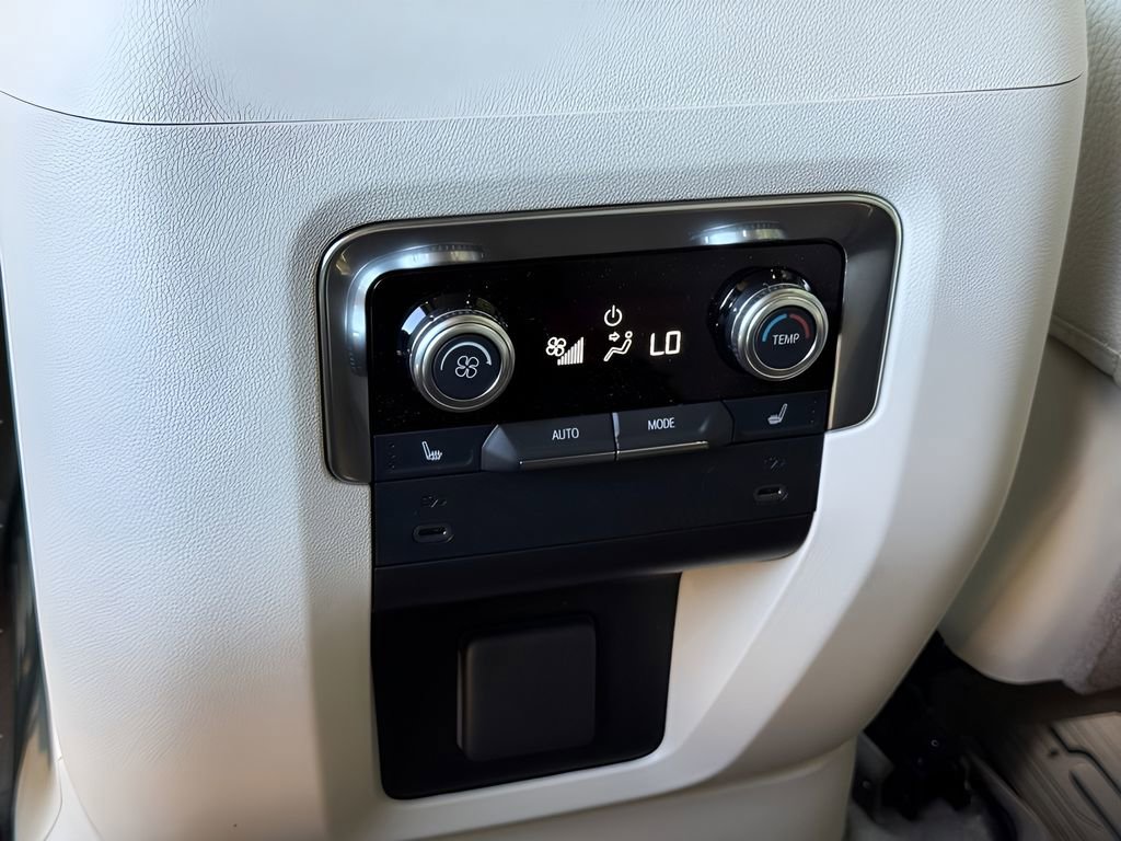 New 2026 GMC Yukon XL Denali w/ Sun & Power Step Package AWD/4WD image 17